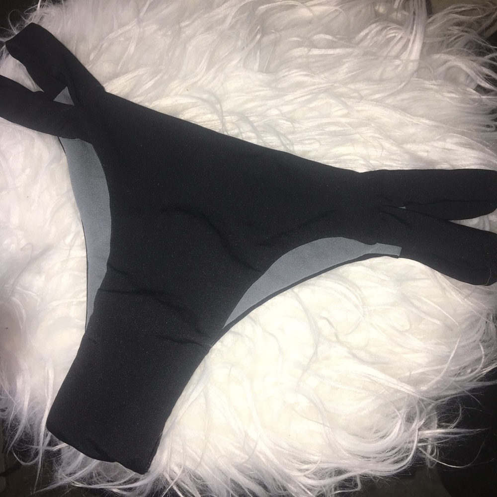 JOLYN “marlin” bottoms size M